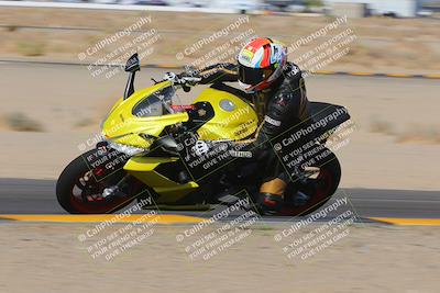 media/Oct-08-2022-SoCal Trackdays (Sat) [[1fc3beec89]]/Turn 9 Inside (10am)/